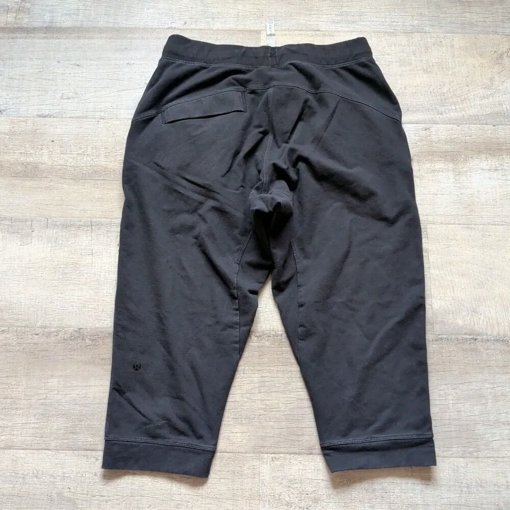 ​Lululemon Women's Black Cotton Blend Cropped Joggers Sweatpants Size M